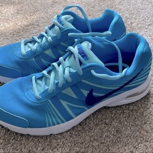 Nike Air Futurun 2 athletic shoes